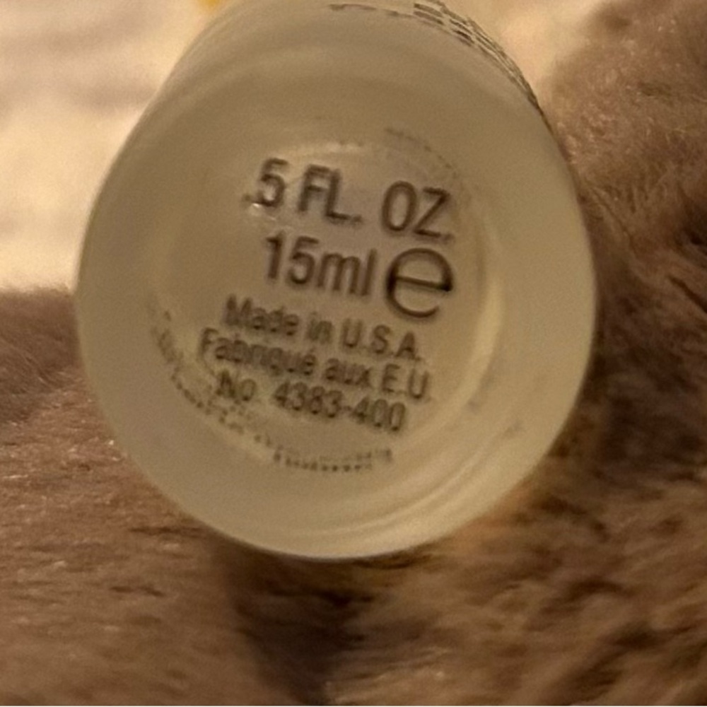 Elizabeth Arden Serum- Vitamin A - Picture 3 of 3